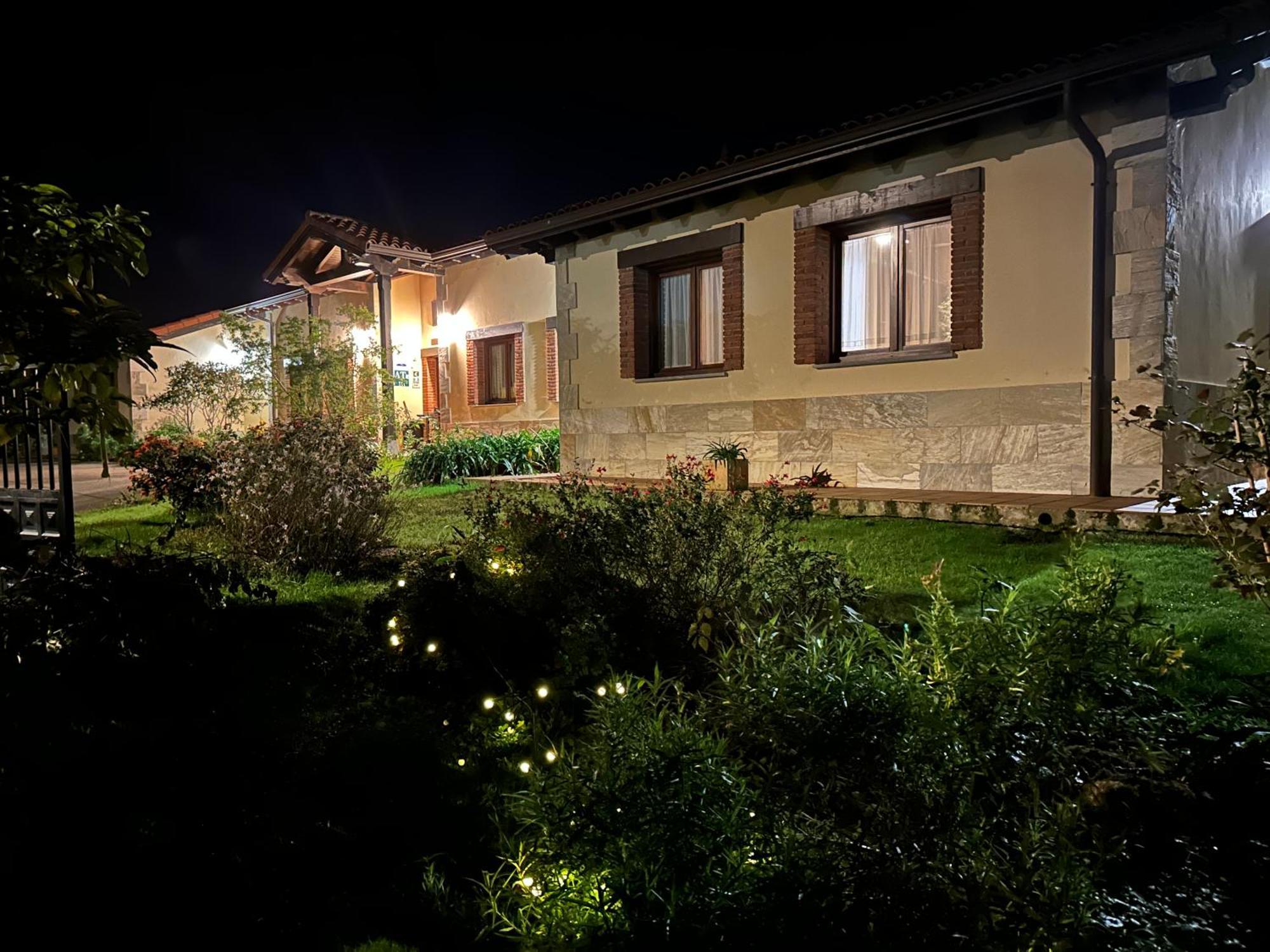 Apartamentos Rurales La Carbayala Oviñana Eksteriør billede