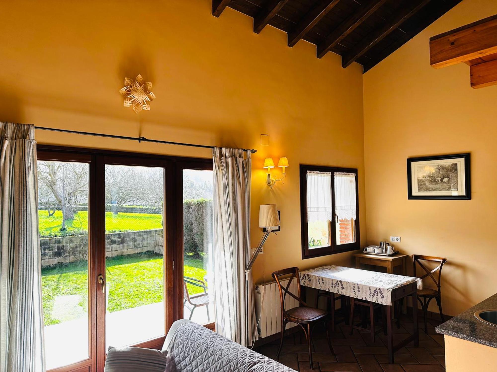 Apartamentos Rurales La Carbayala Oviñana Eksteriør billede