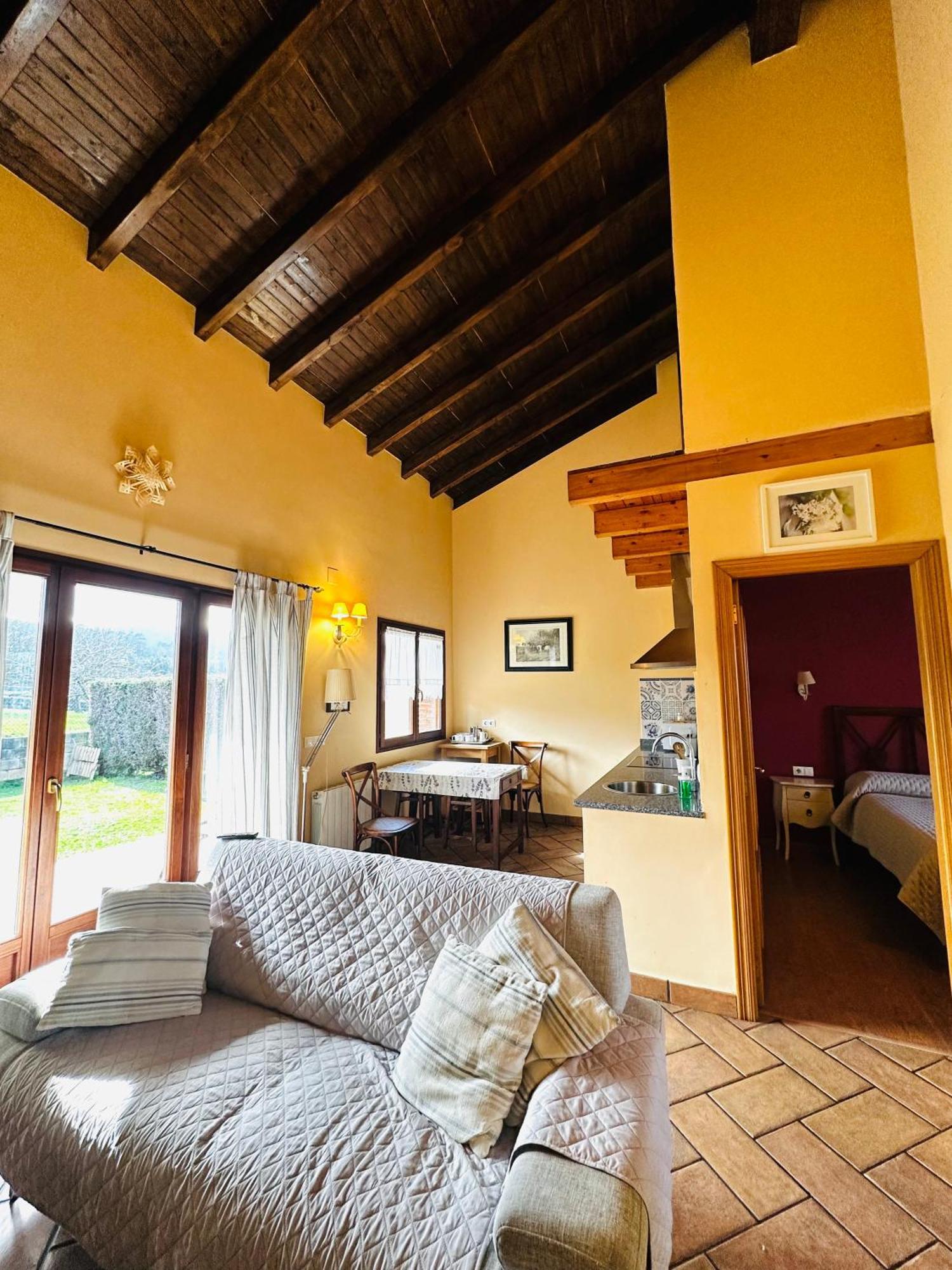 Apartamentos Rurales La Carbayala Oviñana Eksteriør billede